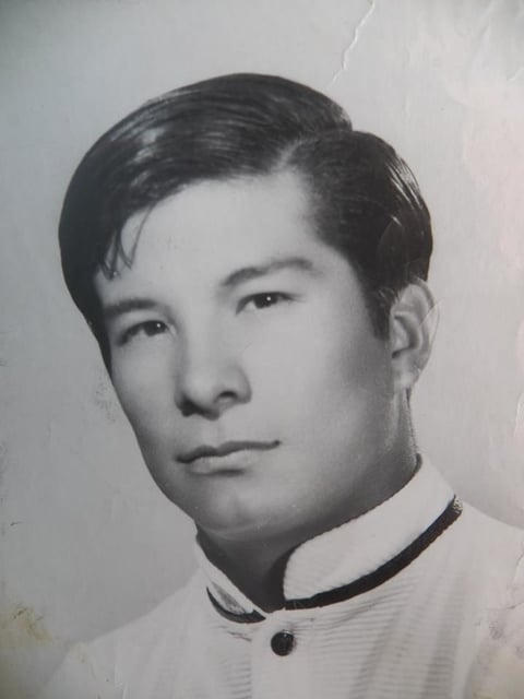 Santos Vega nació en San Luis del Cordero, un poblado pequeño de la región de La Laguna, ubicado a 160 kilómetros de la ciudad de Torreón, Coahuila.