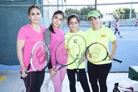 04052017 Rosa Iliana, Naylea, Ale y Natalia.