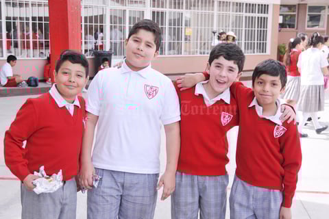 04052017 SE DIVIERTEN.  Adrián, Andrés, Roger y Rubén.