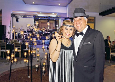04052017 EN PAREJA.  Rafael con su esposa, Laura.