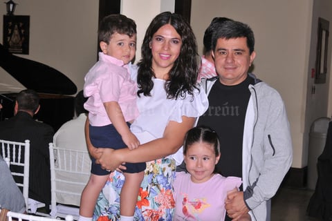 05052017 Joshua, Marcela, Salma y Pepe.