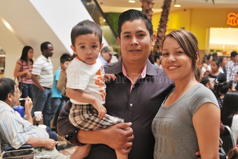 05052017 Mateo, Jesús y Vero.