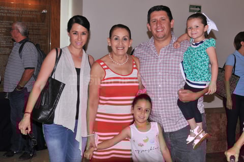 05052017 EN LA CAMERATA.  Mariana, Georgina, Jorge, María y Constanza.