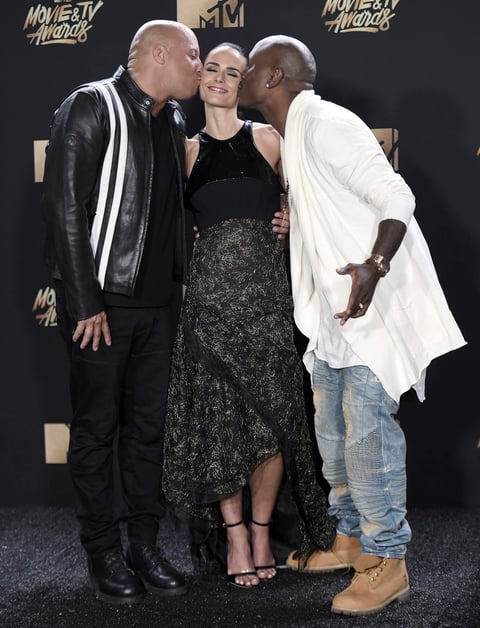 Vin Diesel, ganador del premio Generación por Rápidos y Furiosos 8 posó junto a Jordana Brewster y Tyrese Gibson.