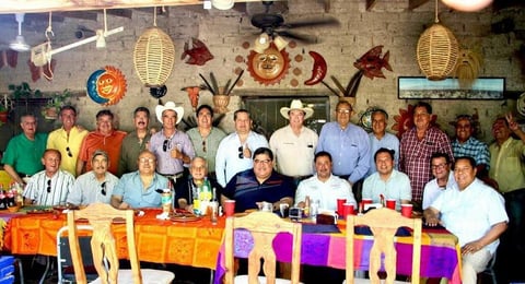 07052017 EN AMENO RATO.  Comida de amigos en la Finca de Adobe de Nicolás Islas Rubio en Francisco I. Madero, Coahuila.