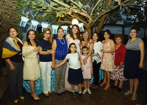 07052017 SERá MAMá EN JUNIO.  Montserrat Bermúdez de Saucedo en el baby shower que le organizó Helen Martínez con motivo del nacimiento de su segundo bebé, al que bautizará con el nombre de Enrique.