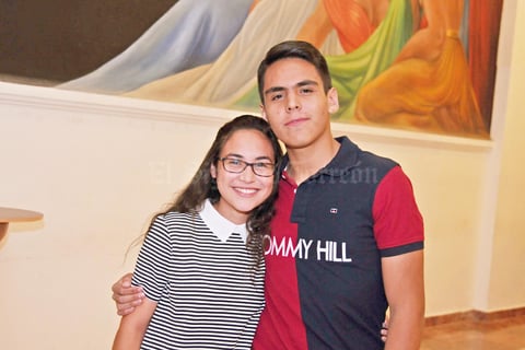 09052017 EN EL TEATRO.  Isabel y Rodrigo.