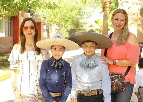 10052017 Cristy, Francisco, Alejandro y Gabriela.