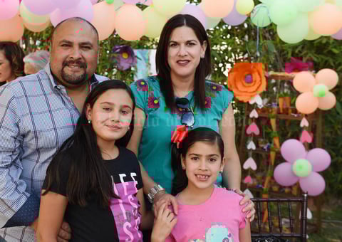 11052017 Aarón, Adriana, Valeria y María José.
