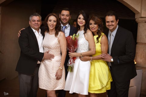 12052017 Los novios felices por su cercano enlace matrimonial.
