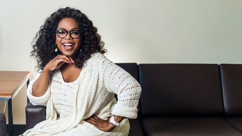 De una forma similar al de Sidibe, la conductora Oprah Winfrey también fue discriminada cuando visitó Zurich, donde una vendedora se negó a mostrarle un bolso, alegando que era "demasiado caro para ella".