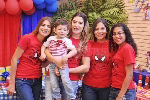 13052017 DE FIESTA.  Laura, Gustavo, Victoria, Karen y Sheyla.