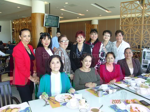 16052017 Fina, Chela, Marisela, Charo, Cony, Elisa, Tita, Tere, Lulú, Susy y Martha.