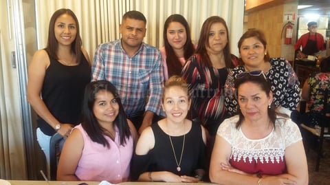 17052017 Miss Ángeles, Profesor Oswaldo, Miss Itzel, Miss Juanis, Miss Elizama, Miss Brenda, Miss Azul y Miss Paty.