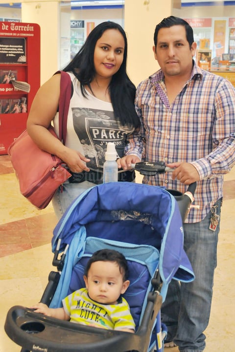 17052017 EN FAMILIA.  Lizeth, Alejandro y Matías.