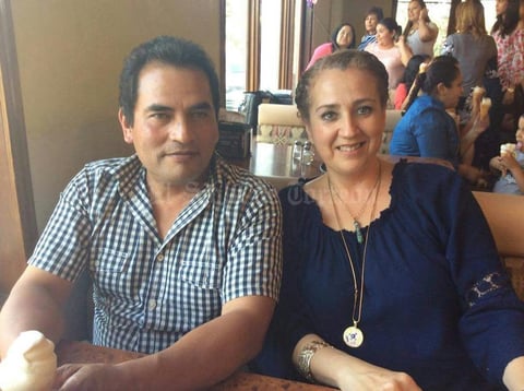 17052017 Profesor José y Miss Roselina.