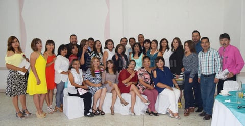 18052017 Maestros que recibieron reconocimiento por sus 30 y 40 años.