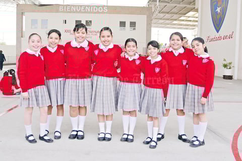 20052017 CELEBRAN EL DíA DE LAS MADRES . Doña Belén Olvera con sus hijas, nietas y nueras.