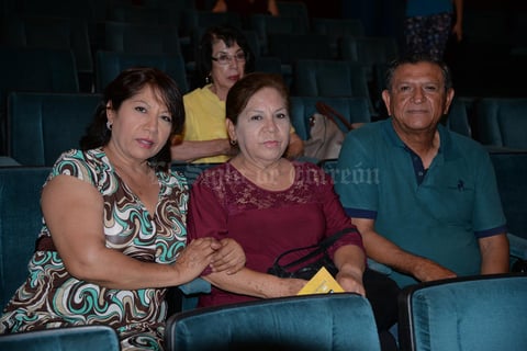 22052017 Sofía, Dora Luz y Leonardo.