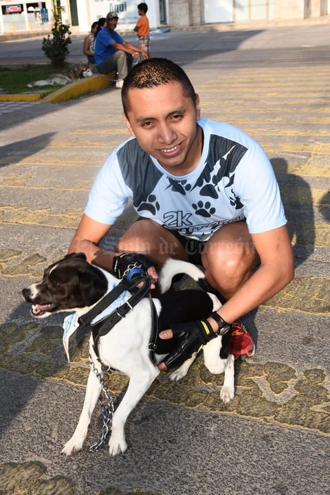 21052017 PASEO COLóN.  Jacob y 'Zambo'.