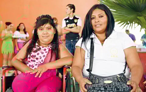 21052017 EN FESTEJO.  Rosario y Martha.