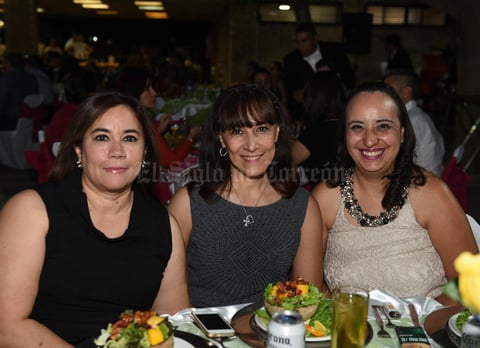 21052017 Laura, Dora y Gabriela.