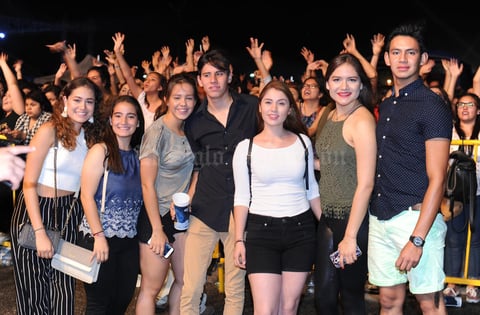 22052017 ASISTEN A CONCIERTO.  Mariana, Julia, Sofía, Emilio, Fer, Marion y Héctor.