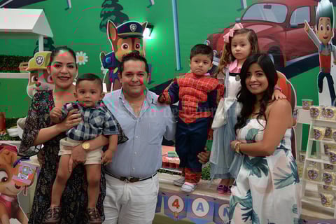 21052017 UN AñO MáS DE VIDA.  Matías celebró su cumpleaños en compañía de Jessica, Ángel, Ángel, Michelle y Karen.