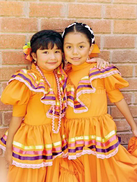 23052017 EVENTO ESCOLAR.  Layla y Hannia.