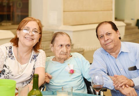 24052017 María Teresa, María Luisa y Roberto.
