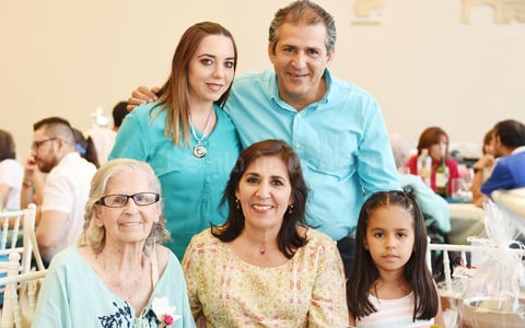 24052017 Susana, Enrique, Blanquita, Blanca y Ana Victoria.