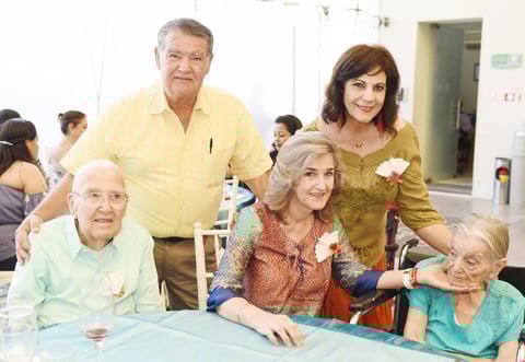 24052017 Humberto, Rosa María, Don Daniel, Patricia y Clermila.