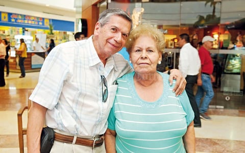 24052017 EN PAREJA.  Arturo y Bertha.