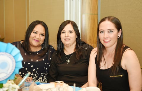 26052017 RECIENTE EVENTO.  Tulia, Adriana y Marcela.