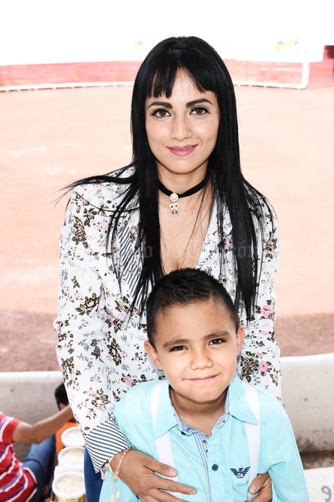 26052017 Lucero Carlos Meraz y Gael Sebastián Rabelo.