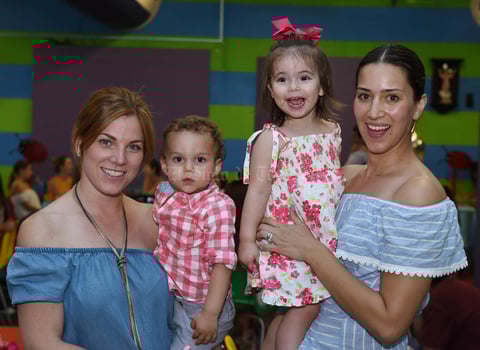 Ana, Esteban, Astrid y Marian