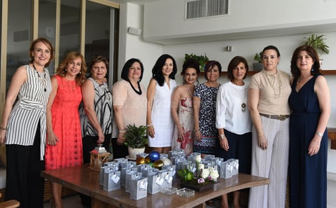 Blanca, Juanny, Ivonne, July, Vero, Gretel, Ángela, Blanca, Cristy y Cecy