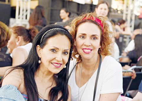28052017 ASISTEN A CONCIERTO.  Vita y Nora.