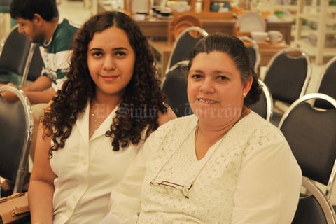 28052017 Vanessa y Mara.