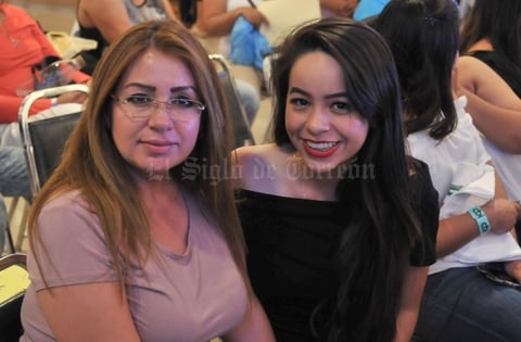 29052017 Claudia y Claudia Reyes.