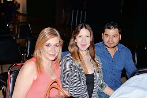 28052017 CONVIVEN.  Rosa Alba, Elizabeth y Jorge.