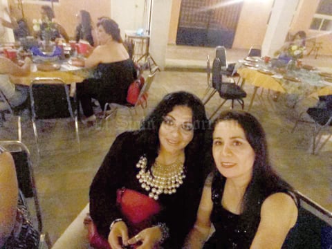 28052017 AMENA VELADA.  Entre amigas.