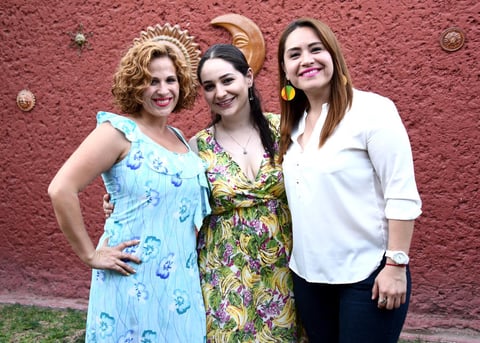 29052017 ENTRE AMIGAS.  Gaby, Vero y Yaya.