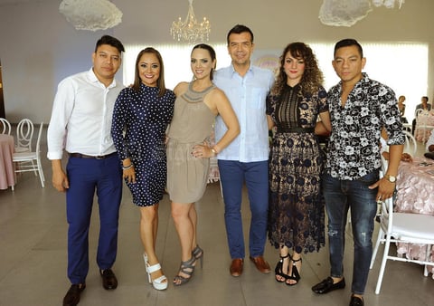 28052017 EN PAREJAS.  Roy, Maribel, Mónica, Jared, Rina y Cristian.