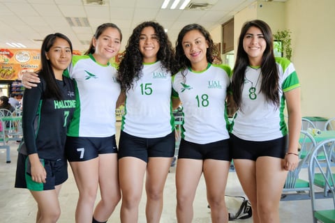 28052017 Andrea Yañez, Daniela Díaz, Gabriela Montoya, Fátima Rodríguez y Mónica Cortés.