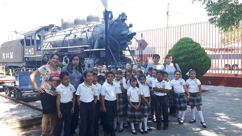 29052017 EN EL MUSEO DEL FERROCARRIL.  Alumnos del Colegio Cervantes Bosque visitaron este recinto cultural junto a su maestra, Ángeles Martínez, e Idoia Leal.