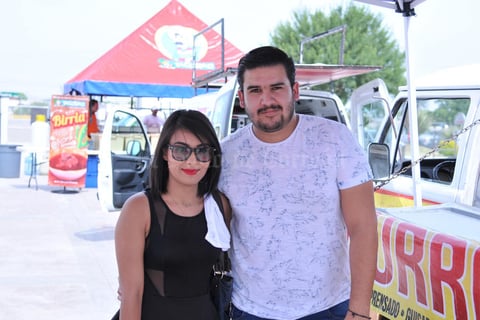 30052017 Elizabeth e Iván.