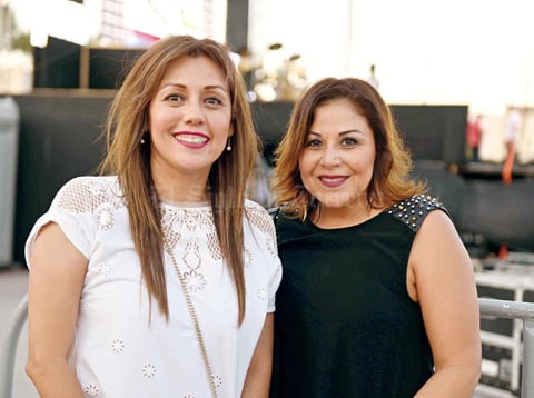 31052017 AMIGAS.  Viridiana y Lizeth.