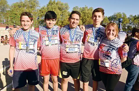 31052017 PARTICIPAN EN CARRERA.  Carlos, Alejandro, Rodolfo, Carlos y Karla.