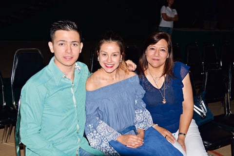 04062017 EN FESTIVAL.  Pedro, Andrea y Laurey.